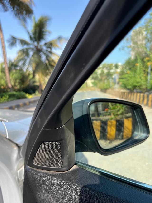 Second-hand 2012 BMW 5 Series 520d Sedan for sale in Mumbai-30