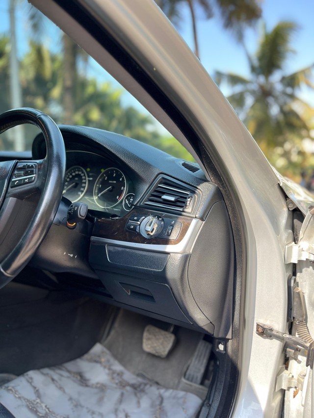 Second-hand 2012 BMW 5 Series 520d Sedan for sale in Mumbai-9