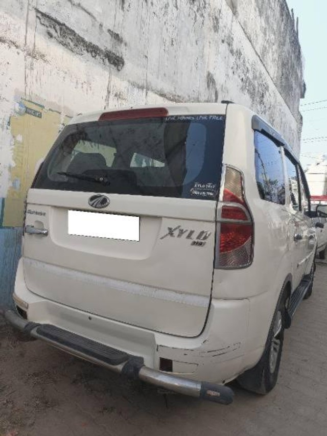 Second-hand 2017 Mahindra Xylo H4 for sale in Bahraich-4