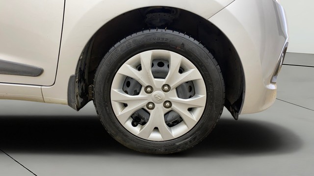 Second-hand 2014 Hyundai Grand i10 Magna for sale in Ahmedabad-23