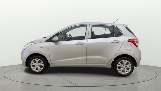 Second-hand 2014 Hyundai Grand i10 Magna for sale in Ahmedabad-5