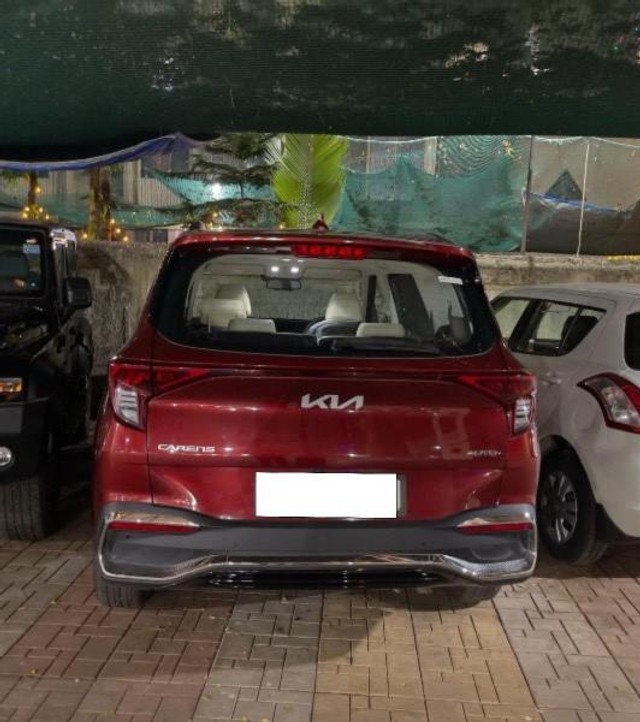 Second-hand 2023 Kia Carens Luxury Plus Diesel AT 6 STR BSVI for sale in Mumbai-1