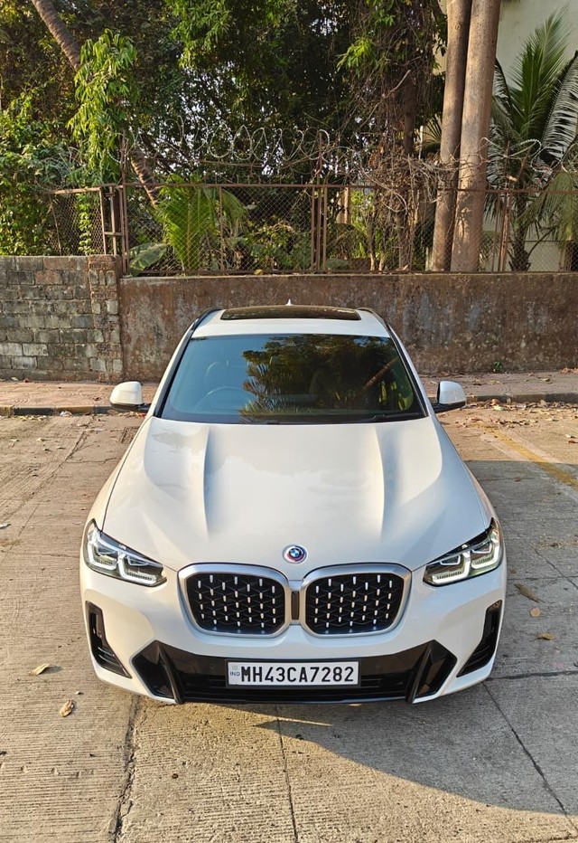 Second-hand 2022 BMW X4 M Sport X xDrive20d for sale in Mumbai-5
