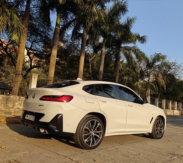 Second-hand 2022 BMW X4 M Sport X xDrive20d for sale in Mumbai-10