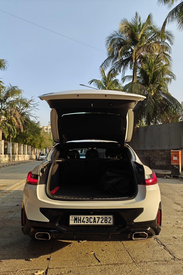 Second-hand 2022 BMW X4 M Sport X xDrive20d for sale in Mumbai-26