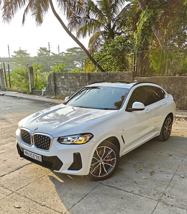 Second-hand 2022 BMW X4 M Sport X xDrive20d for sale in Mumbai-4