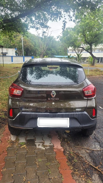 Second-hand 2022 Renault KWID 1.0 RXT AMT BSVI for sale in Gandhinagar