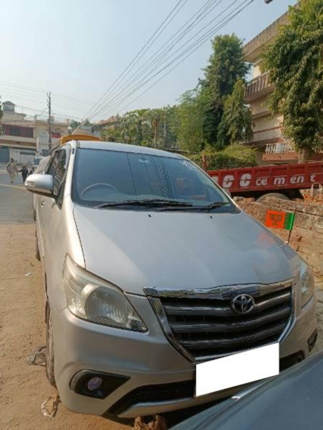 Second-hand 2013 Toyota Innova 2.5 VX (Diesel) 7 Seater BS IV for sale in Varanasi-1
