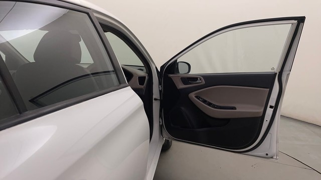 Second-hand 2015 Hyundai i20 1.4 Asta for sale in Mysore-16