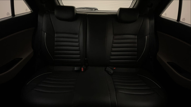 Second-hand 2015 Hyundai i20 1.4 Asta for sale in Mysore-38