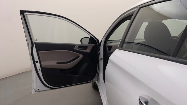 Second-hand 2015 Hyundai i20 1.4 Asta for sale in Mysore-37