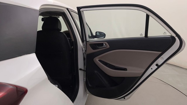 Second-hand 2015 Hyundai i20 1.4 Asta for sale in Mysore-36