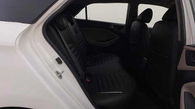 Second-hand 2015 Hyundai i20 1.4 Asta for sale in Mysore-35