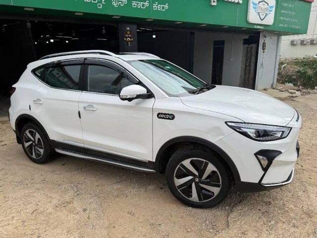 Second-hand 2023 MG ZS EV Exclusive for sale in Bangalore-3