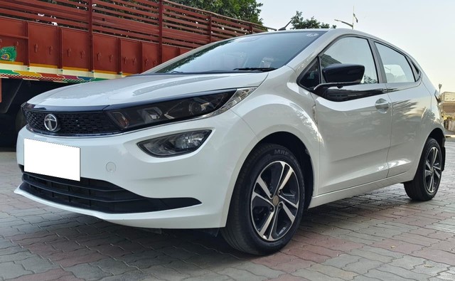 Second-hand 2023 Tata Altroz XZ CNG for sale in Rajkot-4