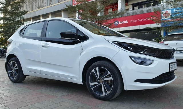 Second-hand 2023 Tata Altroz XZ CNG for sale in Rajkot-6