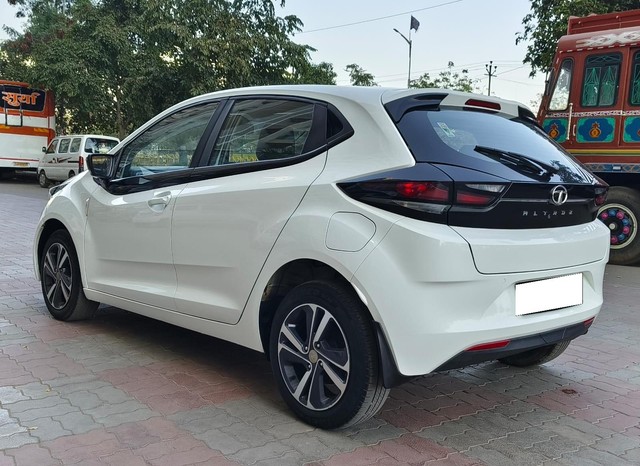 Second-hand 2023 Tata Altroz XZ CNG for sale in Rajkot-2