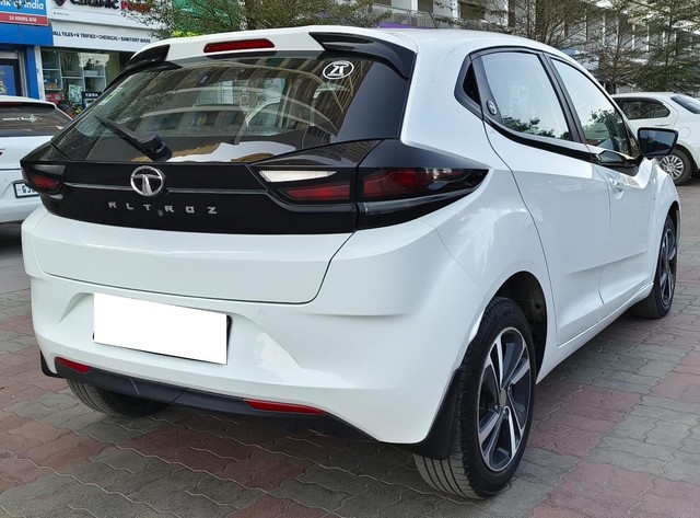 Second-hand 2023 Tata Altroz XZ CNG for sale in Rajkot-8