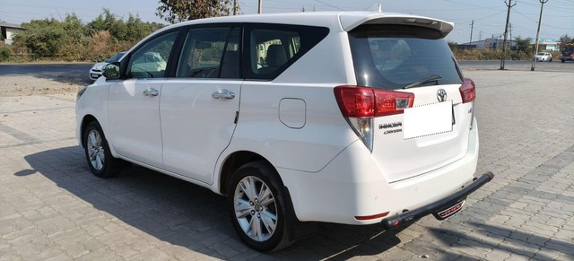 Toyota Innova Crysta 2.4 G MT Second-hand 2020 Toyota Innova Crysta 2.4 G MT for sale in Surat-3