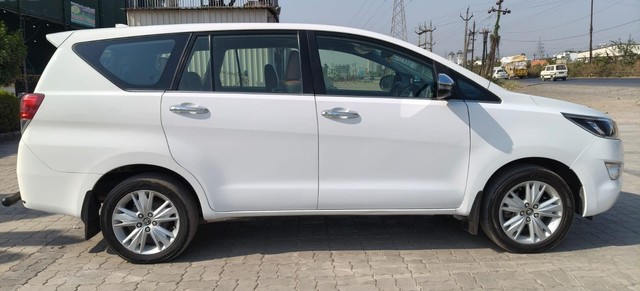 Toyota Innova Crysta 2.4 G MT Second-hand 2020 Toyota Innova Crysta 2.4 G MT for sale in Surat-1