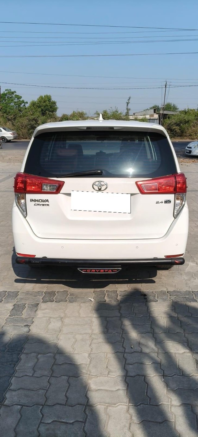 Toyota Innova Crysta 2.4 G MT Second-hand 2020 Toyota Innova Crysta 2.4 G MT for sale in Surat-2