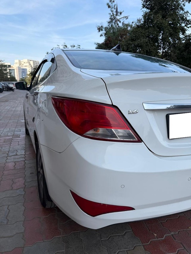 Second-hand 2015 Hyundai Verna 1.6 CRDI for sale in Rajkot-8