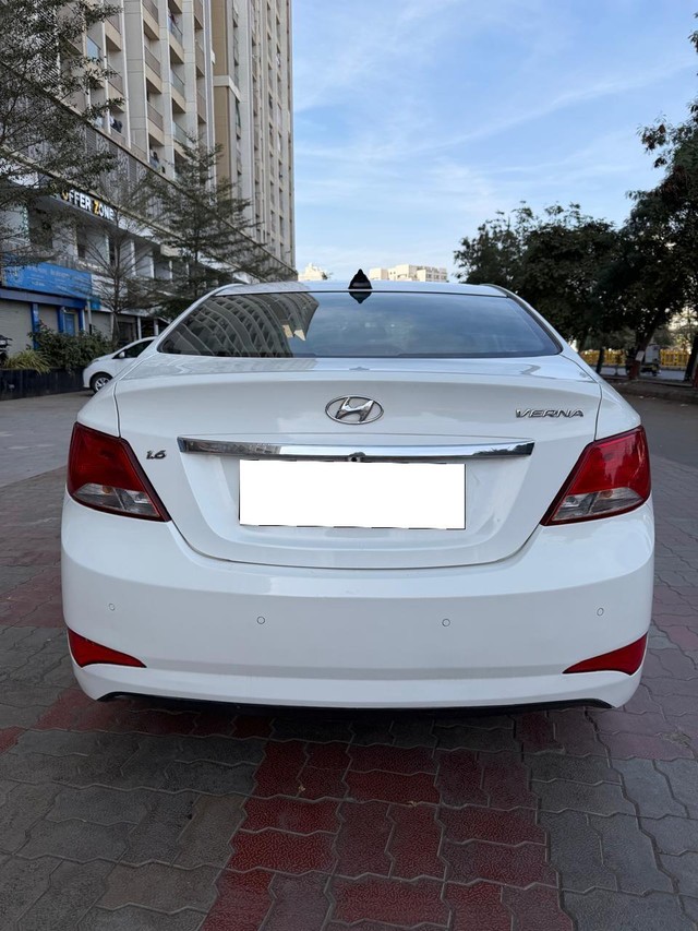 Second-hand 2015 Hyundai Verna 1.6 CRDI for sale in Rajkot-2