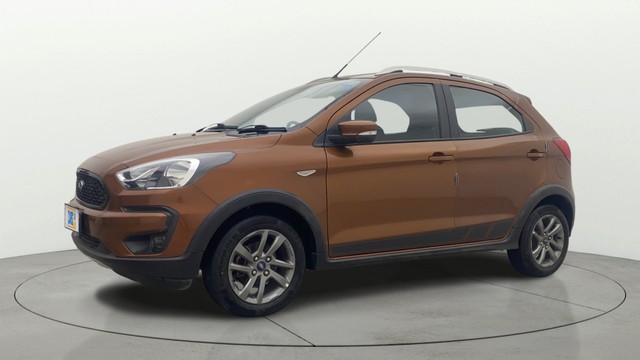 Second-hand 2019 Ford Freestyle Titanium Plus Petrol BSIV for sale in Gulbarga-6