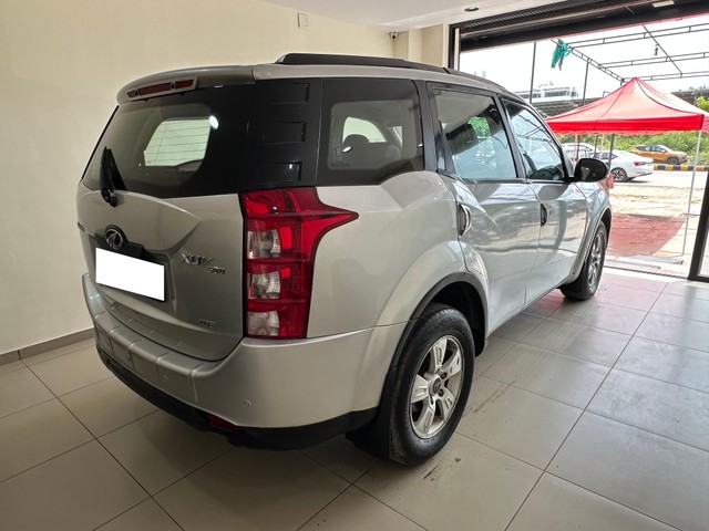 Second-hand 2014 Mahindra XUV500 W8 FWD for sale in Vadodara-7