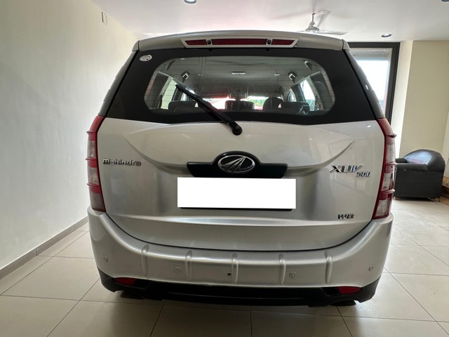 Second-hand 2014 Mahindra XUV500 W8 FWD for sale in Vadodara-2