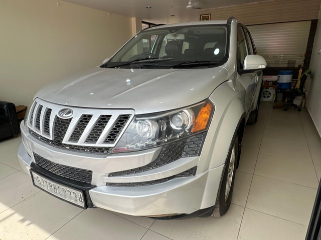 Second-hand 2014 Mahindra XUV500 W8 FWD for sale in Vadodara-3