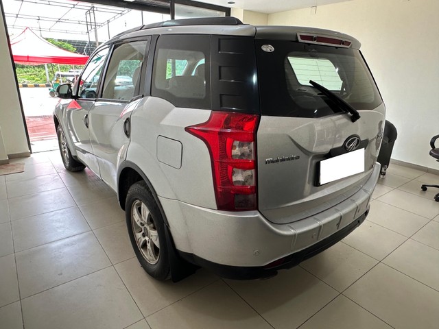 Second-hand 2014 Mahindra XUV500 W8 FWD for sale in Vadodara-6
