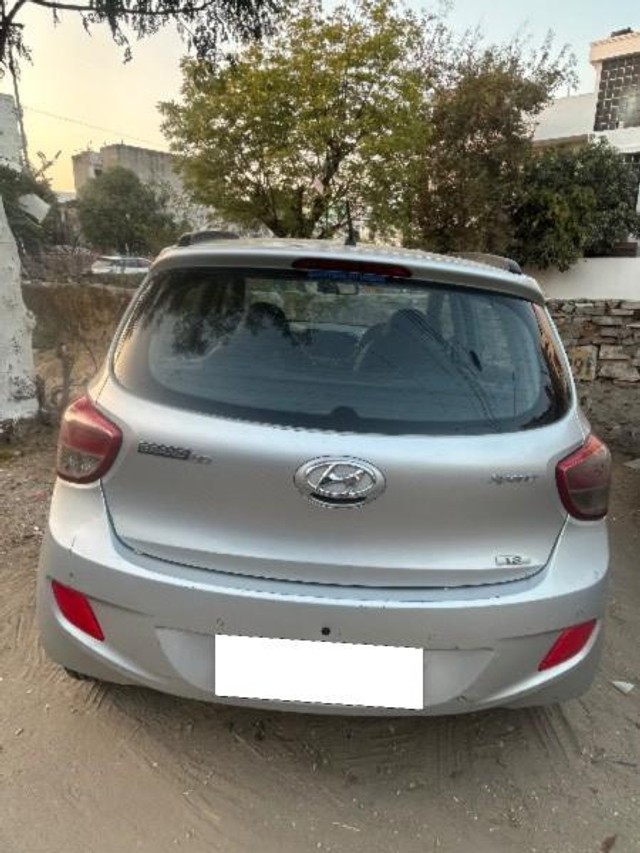 Second-hand 2016 Hyundai Grand i10 Sportz for sale in Jaipur-4