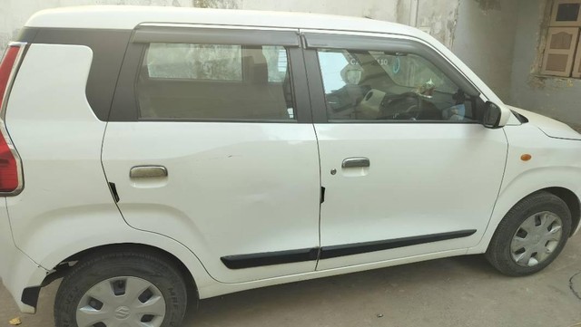 Second-hand 2020 Maruti Wagon R VXI AMT 1.2 for sale in Ahmedabad-4