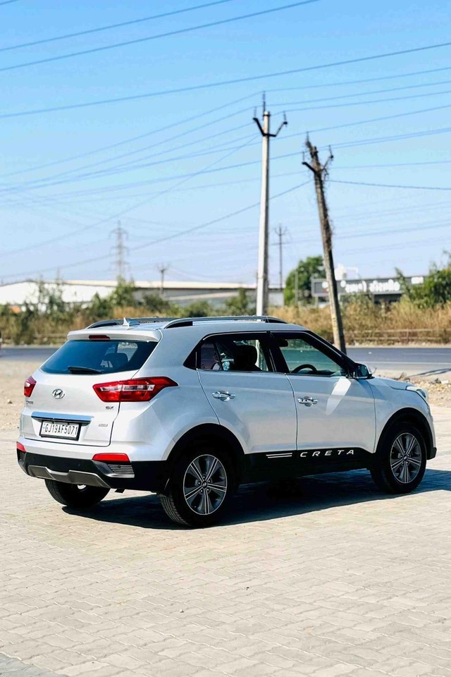 Second-hand 2016 Hyundai Creta 1.6 CRDi SX Option for sale in Surat-3