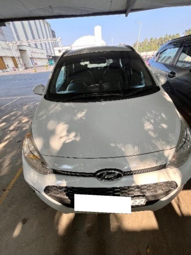 Second-hand 2017 Hyundai Grand i10 Sportz for sale in Valsad-2
