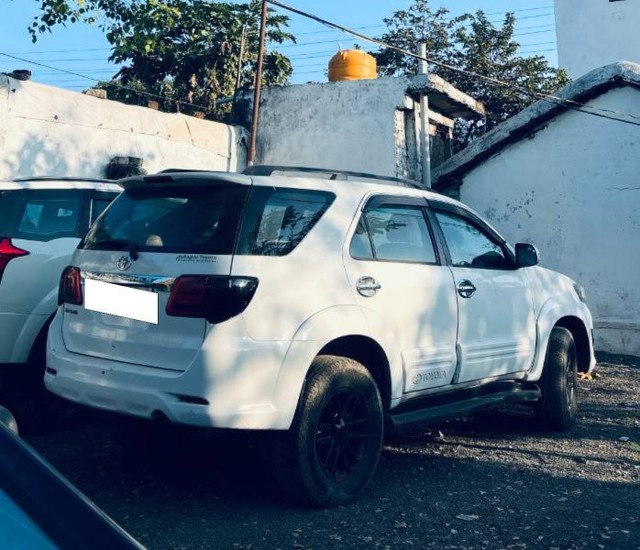 Second-hand 2014 Toyota Fortuner 4x4 MT for sale in Sehore-10