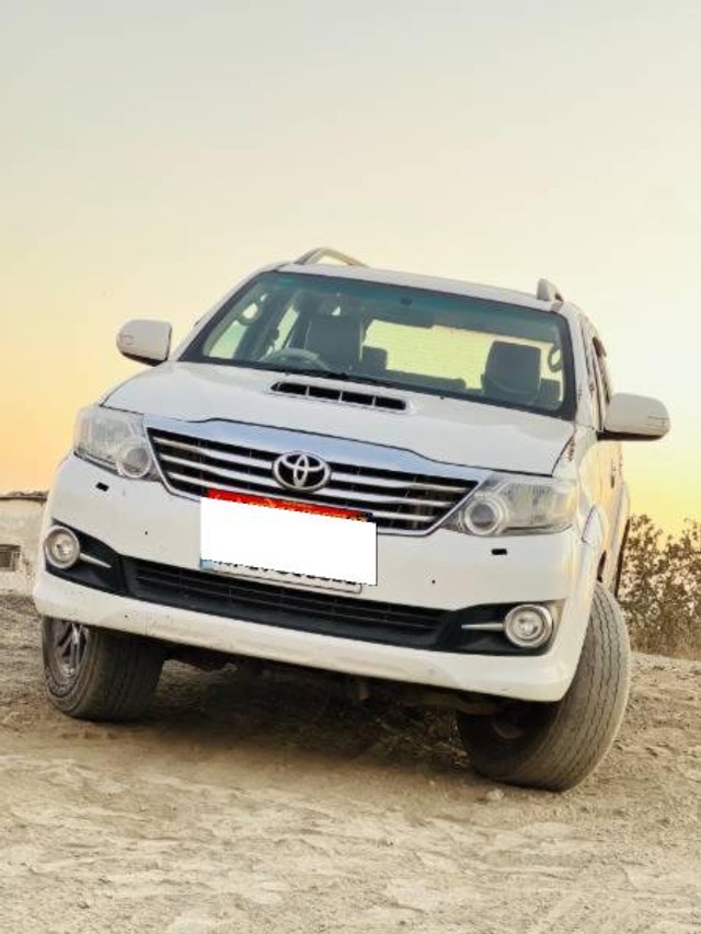 Second-hand 2014 Toyota Fortuner 4x4 MT for sale in Sehore-2