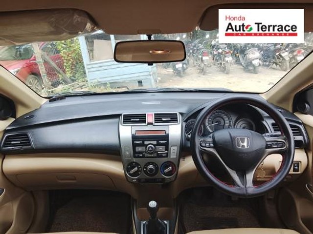 Second-hand 2013 Honda City 1.5 V MT Exclusive for sale in Chennai-12