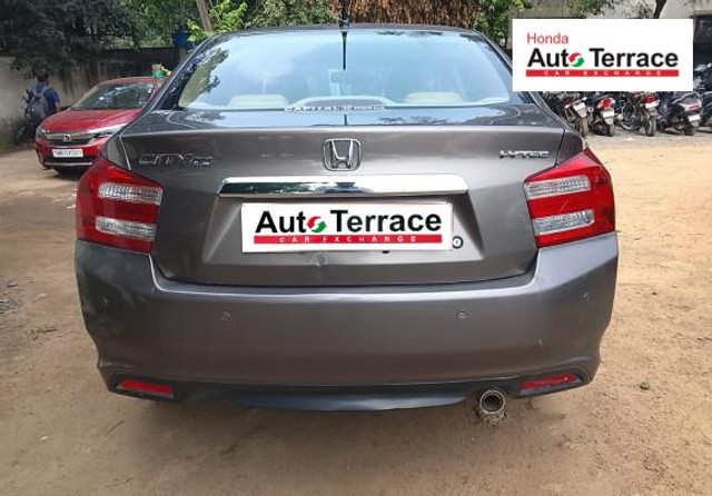 Second-hand 2013 Honda City 1.5 V MT Exclusive for sale in Chennai-3