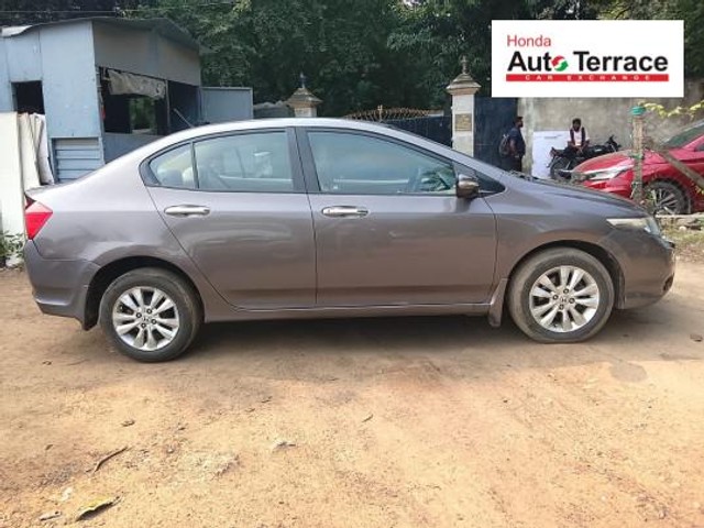 Second-hand 2013 Honda City 1.5 V MT Exclusive for sale in Chennai-1