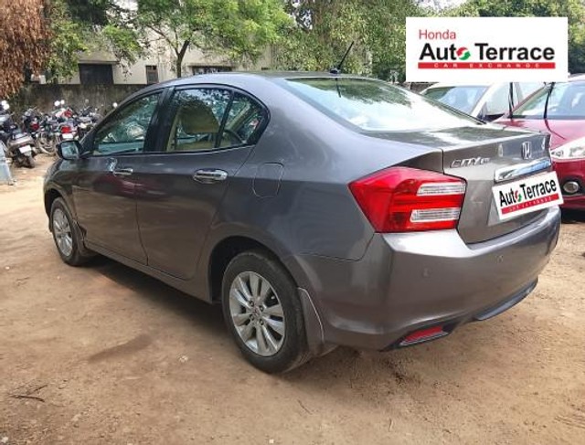 Second-hand 2013 Honda City 1.5 V MT Exclusive for sale in Chennai-4