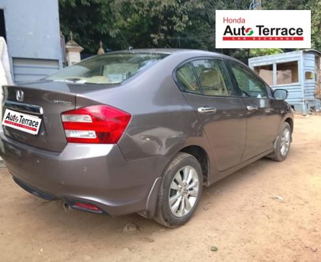 Second-hand 2013 Honda City 1.5 V MT Exclusive for sale in Chennai-2