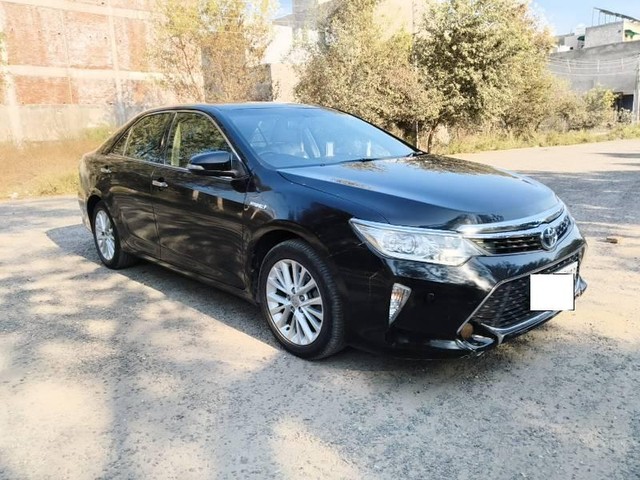 Second-hand 2015 Toyota Camry Hybrid for sale in Rohtak-13