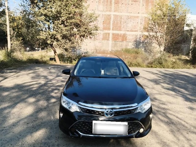 Second-hand 2015 Toyota Camry Hybrid for sale in Rohtak-9