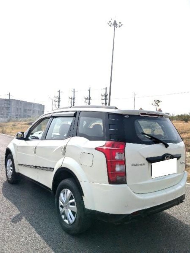 Second-hand 2015 Mahindra XUV500 W6 2WD for sale in Chikmagalur-5