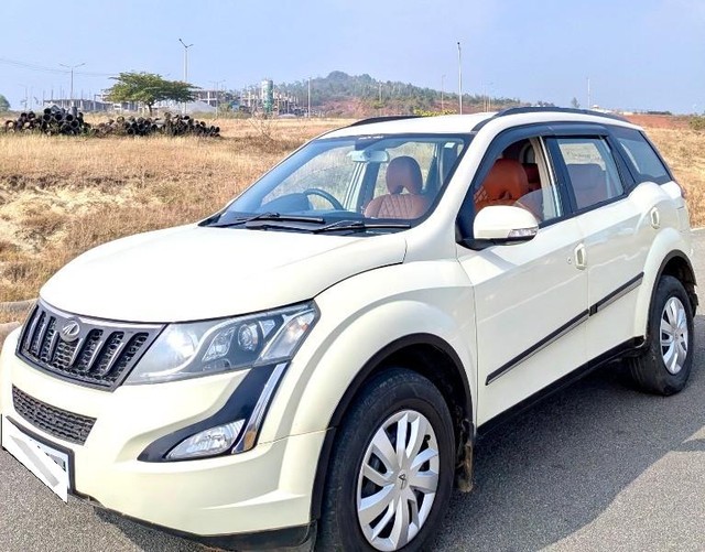 Second-hand 2015 Mahindra XUV500 W6 2WD for sale in Chikmagalur-7