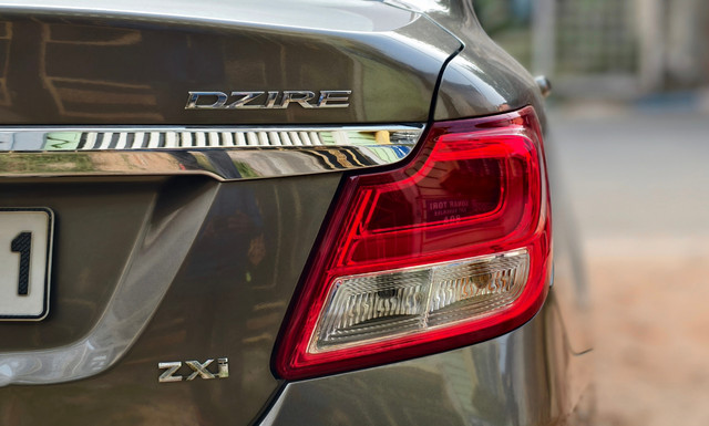 Second-hand 2018 Maruti Swift Dzire ZXI 1.2 for sale in Kolkata-7