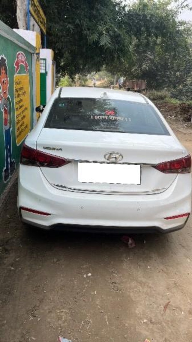 Hyundai Verna CRDi 1.4 EX Second-hand 2019 Hyundai Verna CRDi 1.4 EX for sale in Sitapur-1