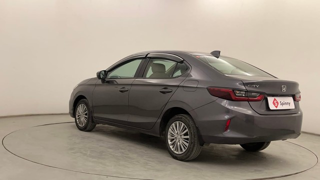 Second-hand 2021 Honda City V MT for sale in Pune-5